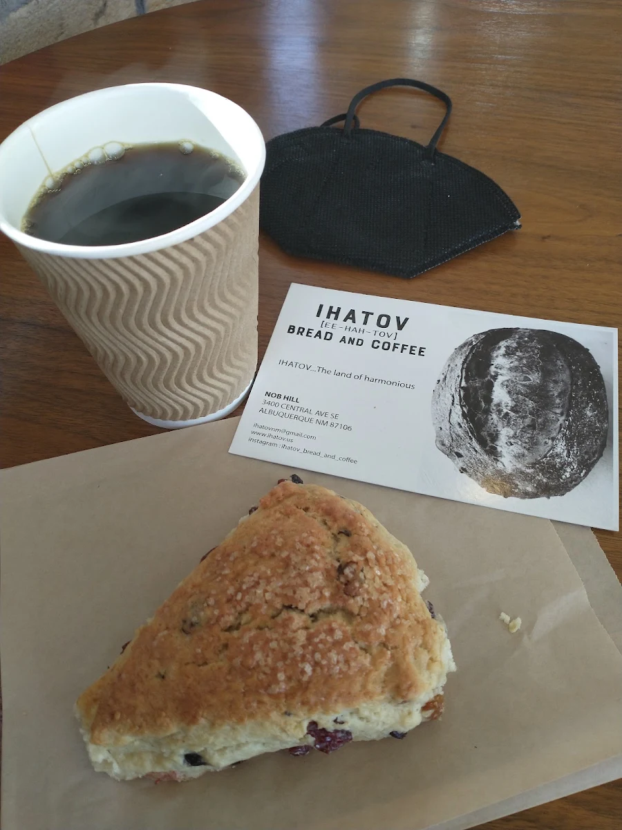 Mixed Berry Scone Small Black
