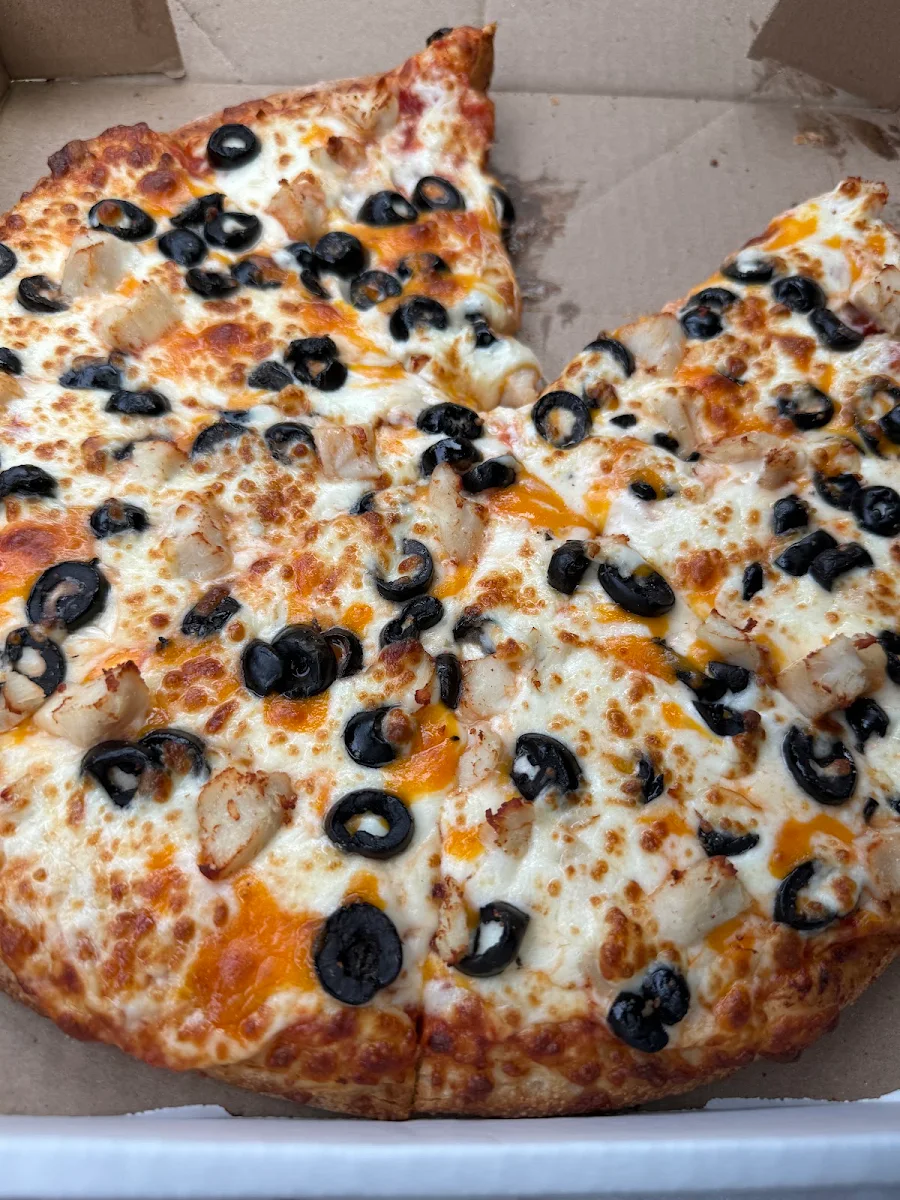 3 Toppings Pizza Halal Chicken Olives Cheddar, 341 Pizza and Wings