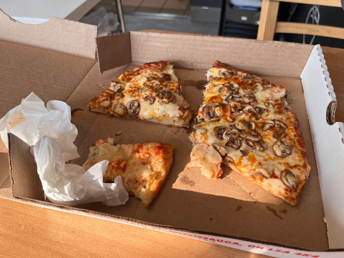 Highlights, 341 Pizza and Wings