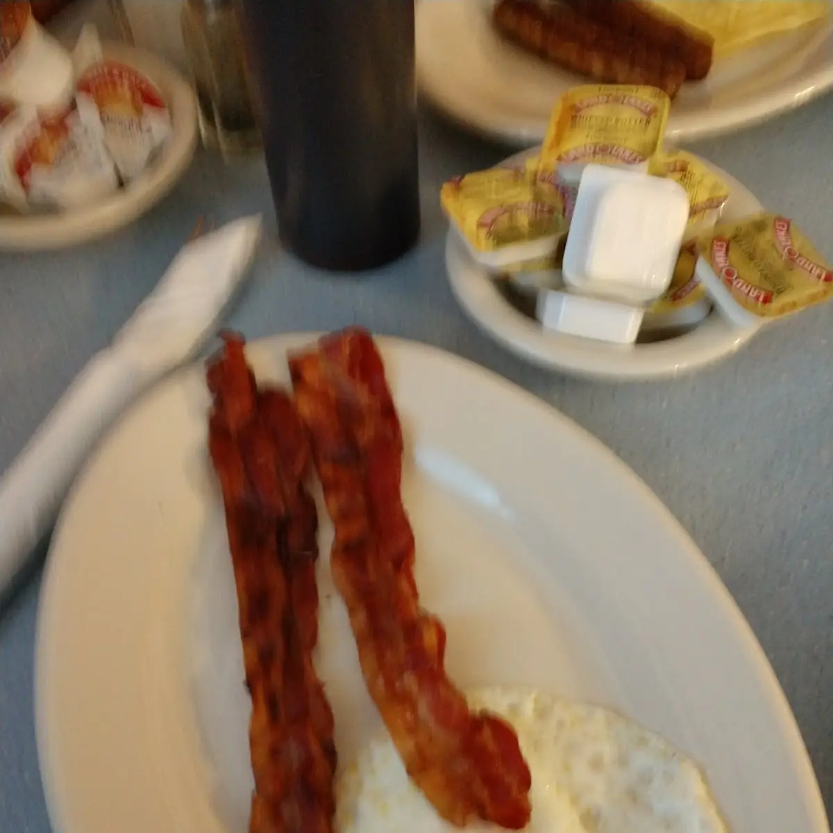 2 Eggs w Toast and Hash Browns