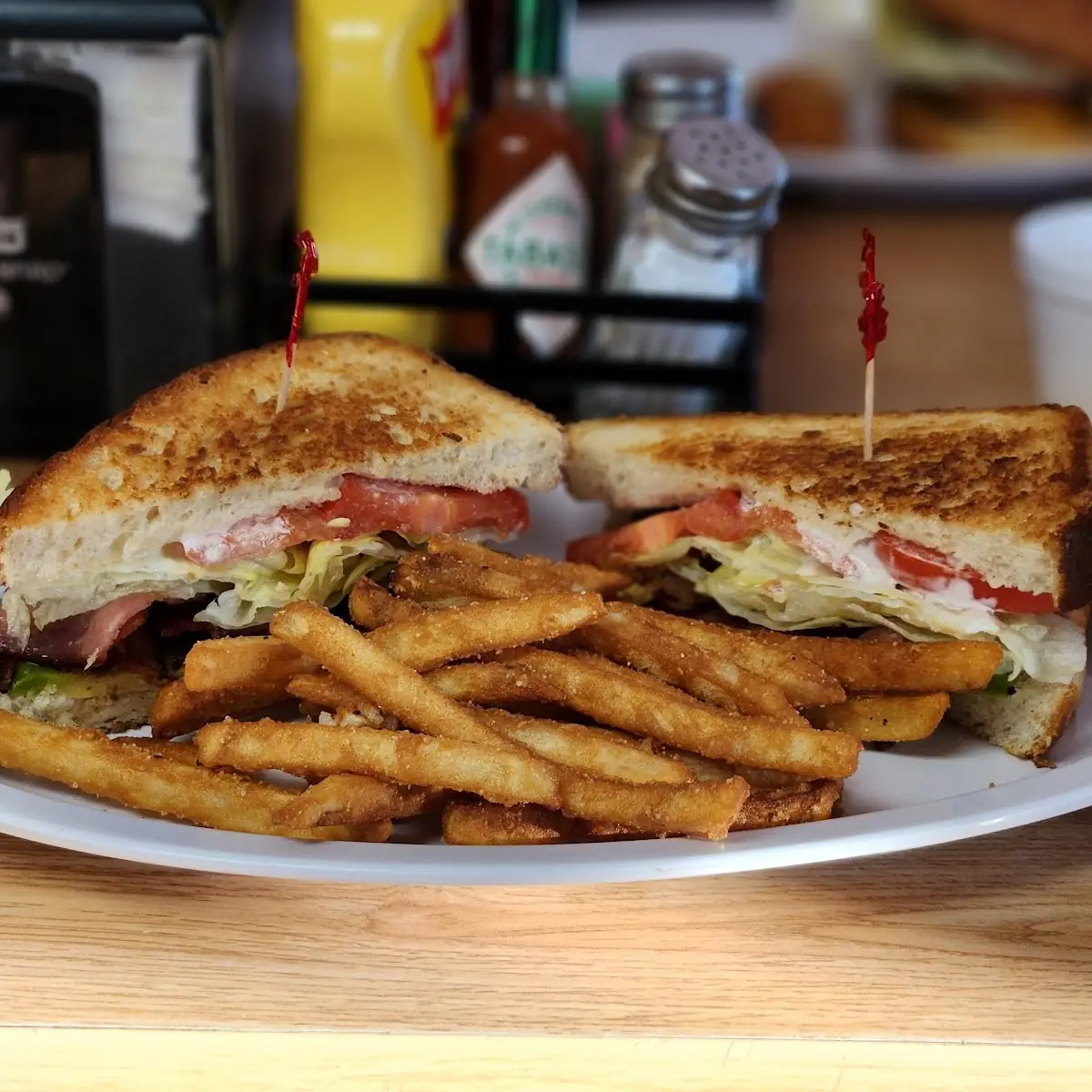 blt Sandwich with Fries