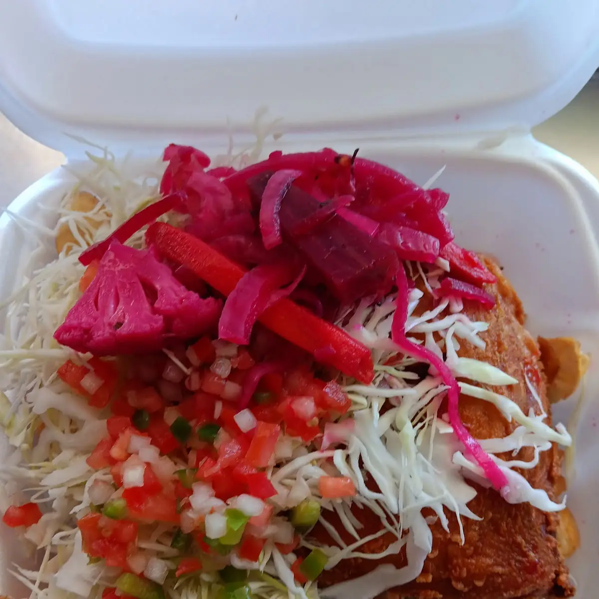 Tajadas Con Pollo Frito