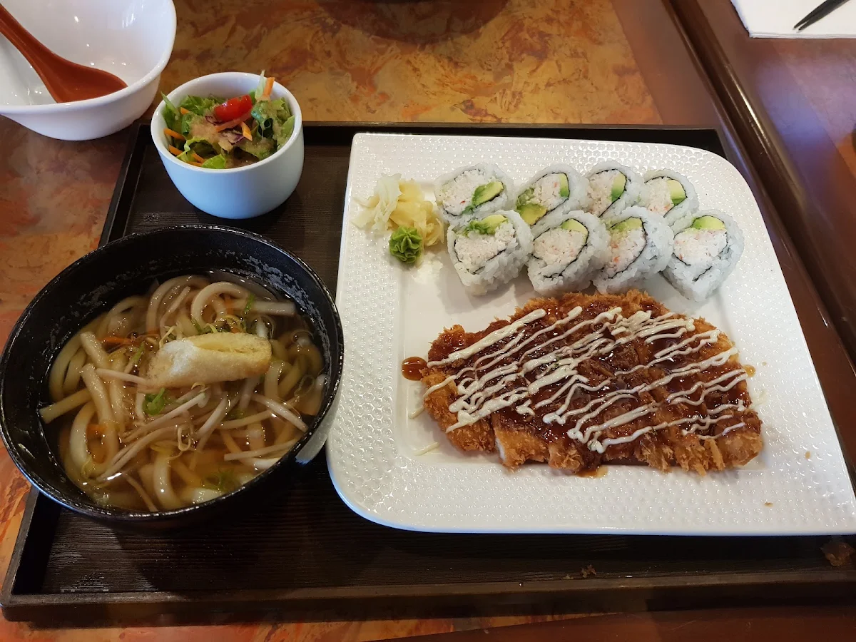 Tonkotsu Ramen, iSushi Japanese & Korean Restaurant