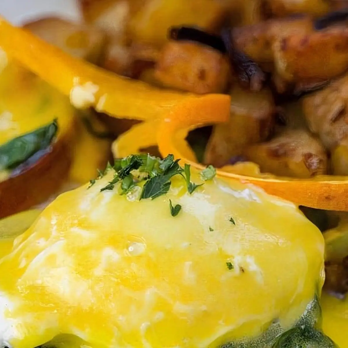 Eggs Benedict with Home Fries