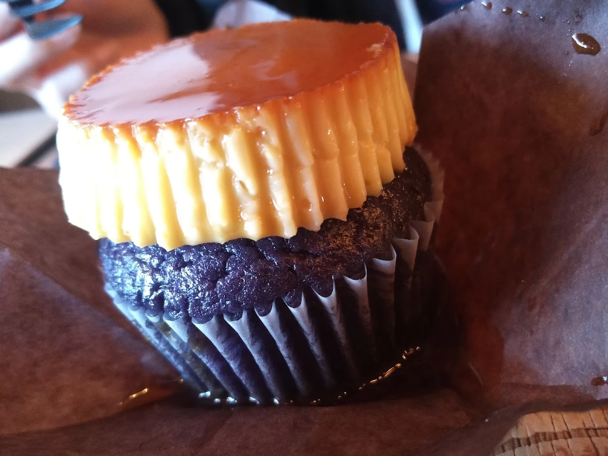 Ube Leche Flan Cupcake