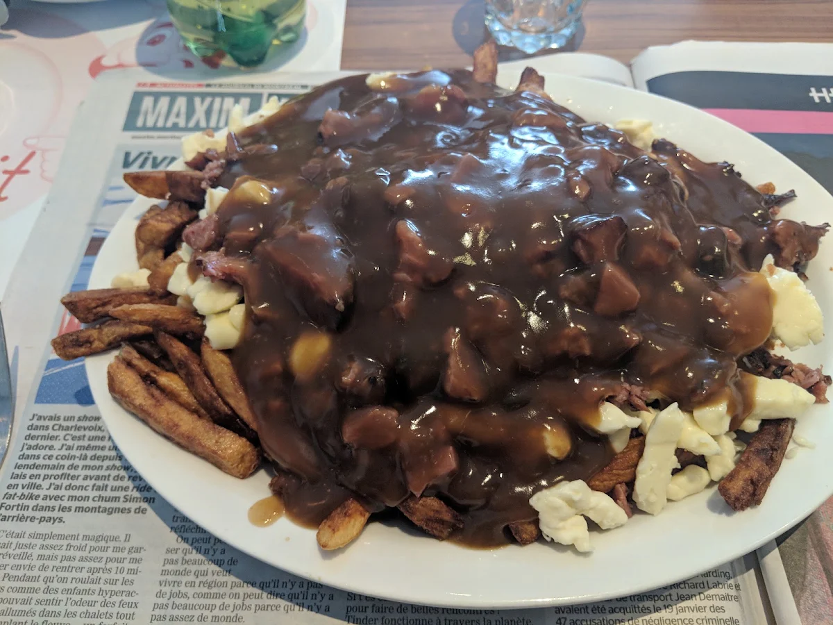 Poutine Spécial 25e Avec Viande Fumée
