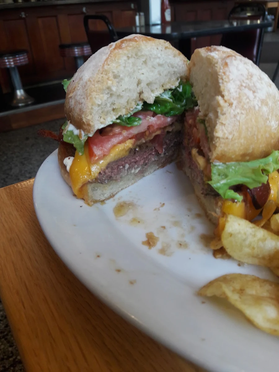 Cheeseburger Deluxe