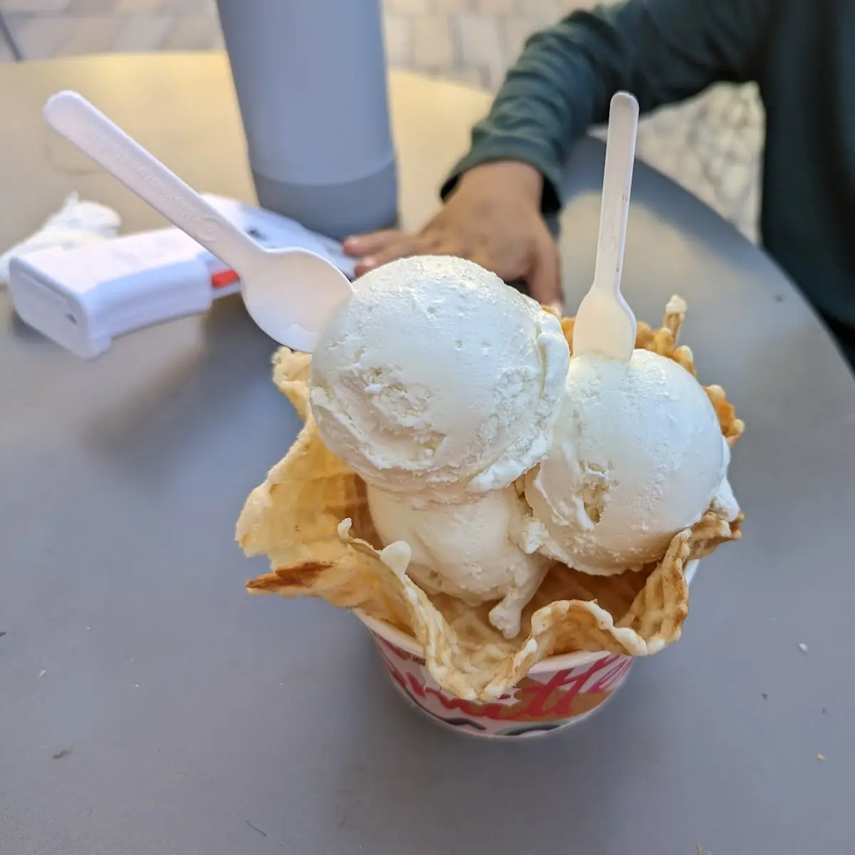 Large Vanilla Ice Cream
