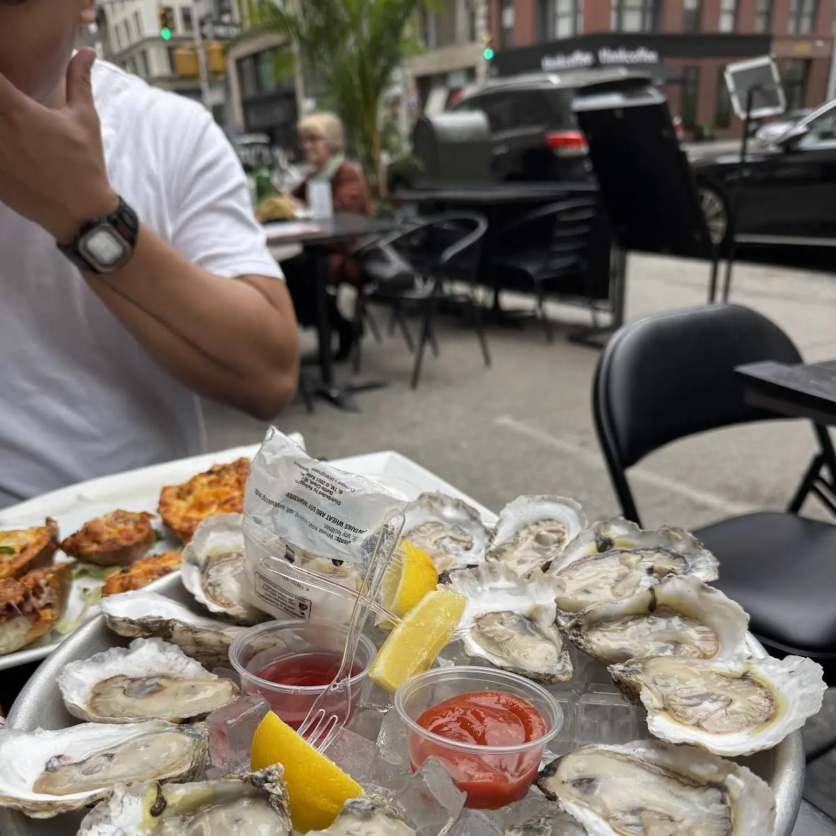 Fresh Raw Oysters with Lemon and Sauce