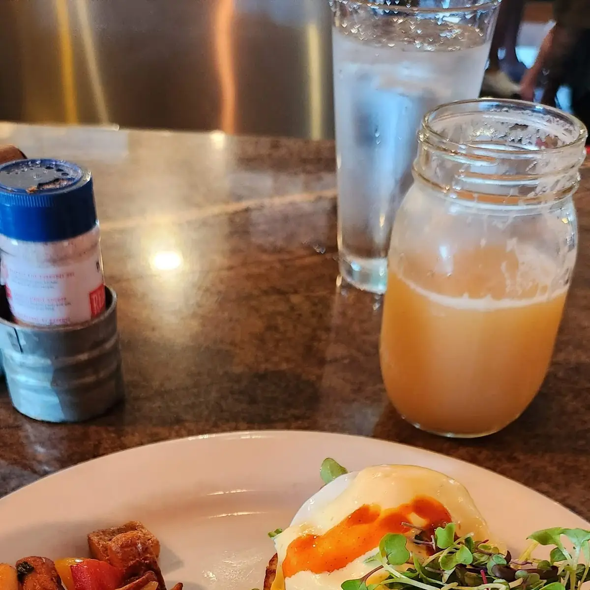 Back 40 Eggs Benedict