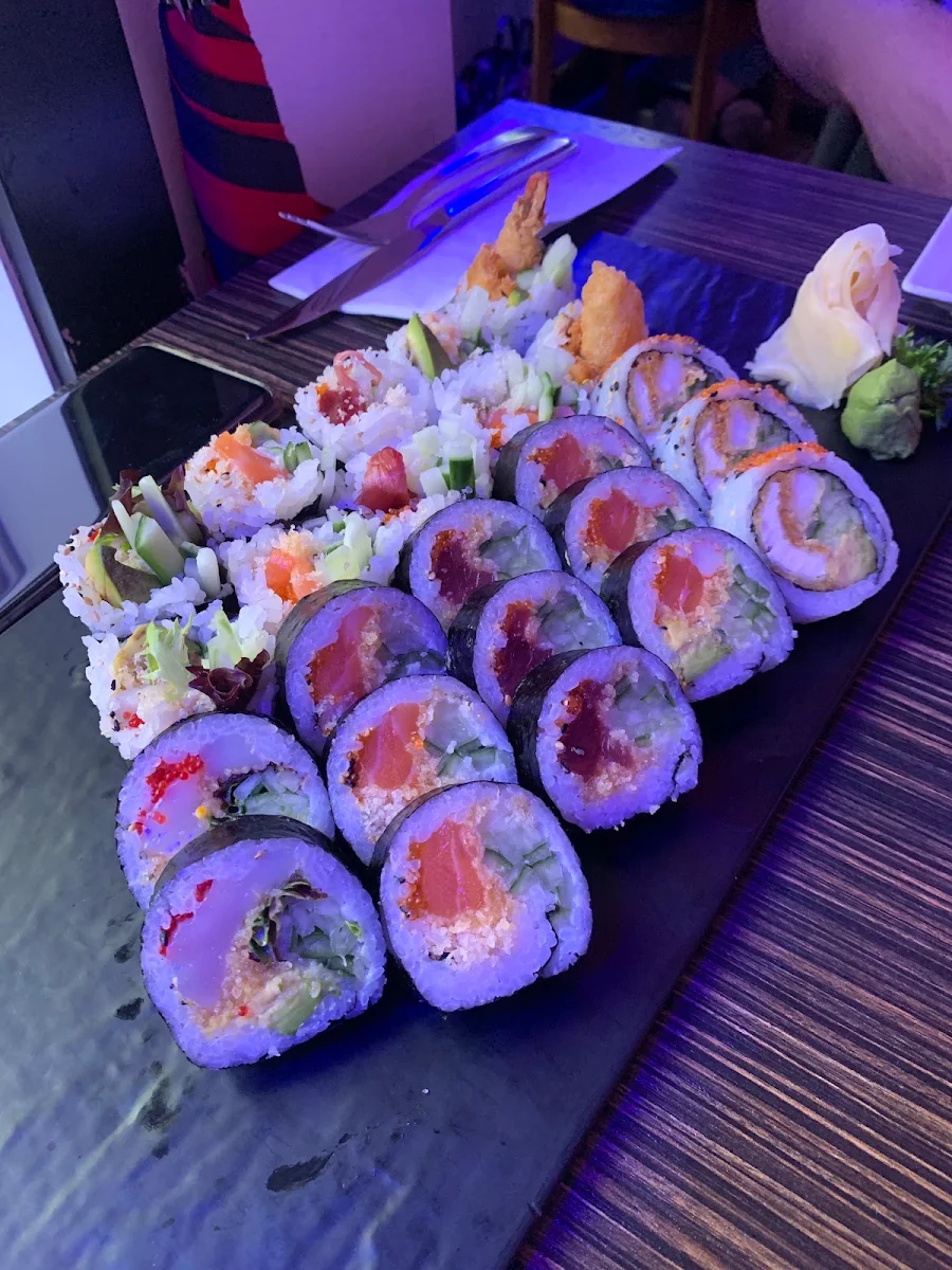 Highlights, Restaurant Kenji Sushi