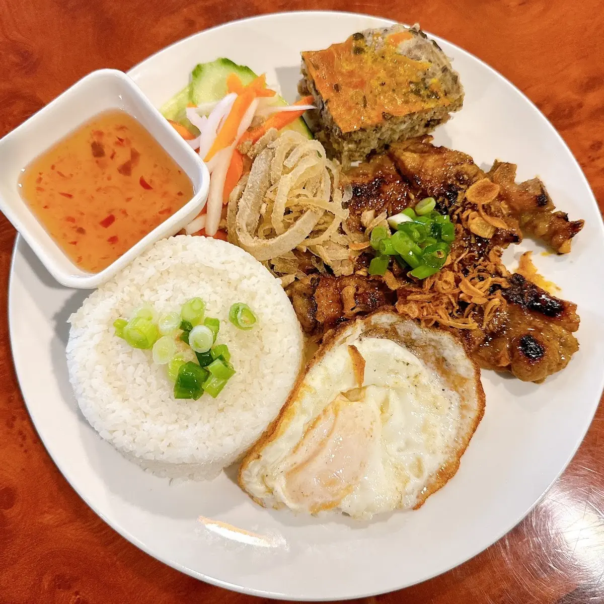 Com Tam Suon Bi Cha Trung Combo Pork Rice