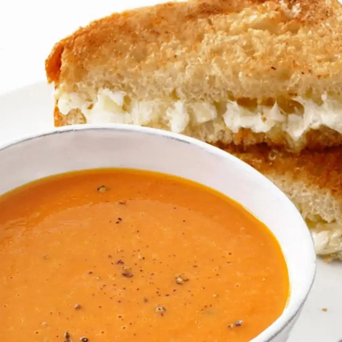 Three-Cheese Grilled Cheese Tomato Soup 840 Cal