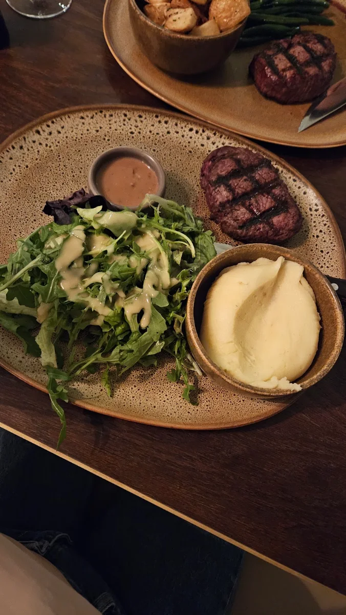 Highlights, Briars Inn