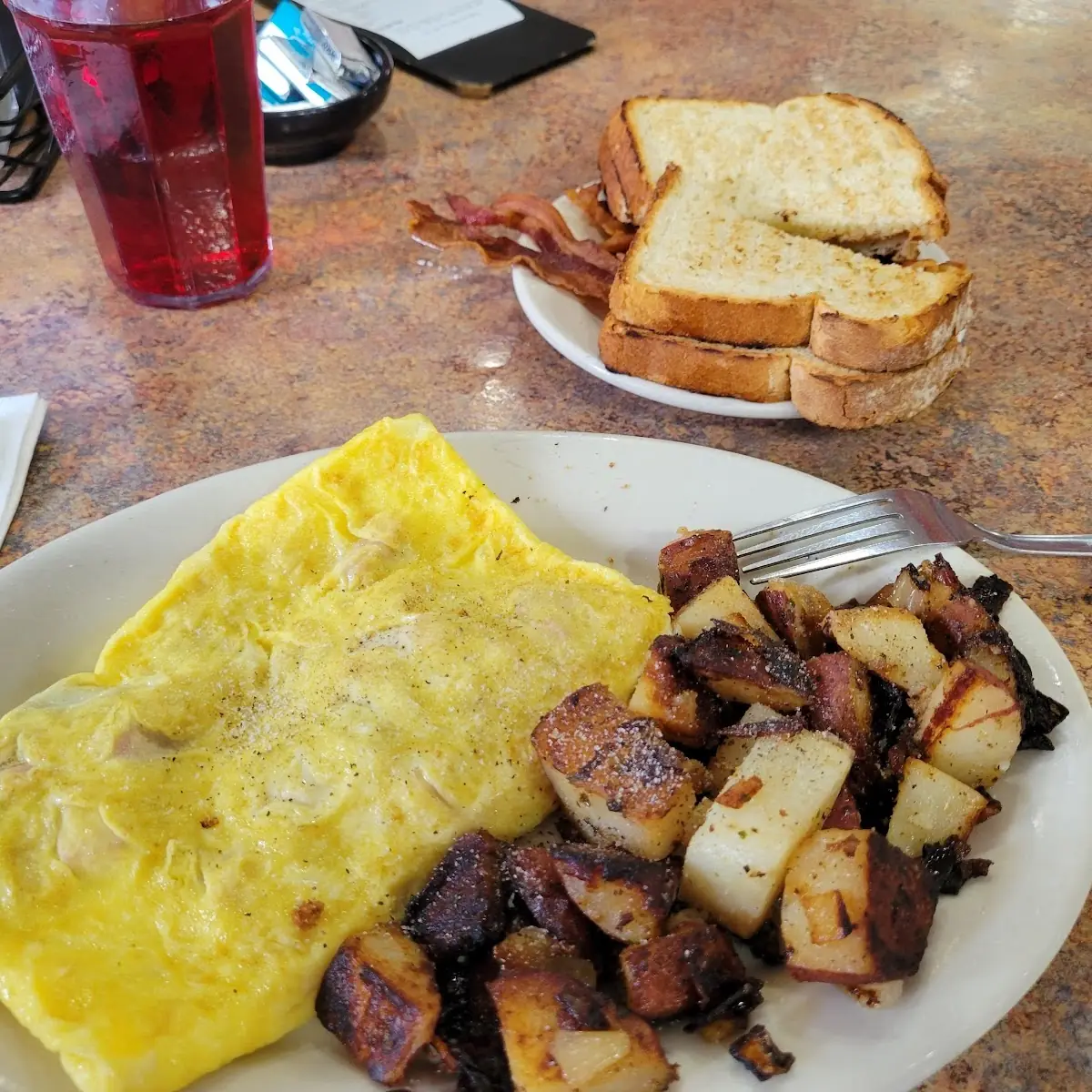 Ham Mushroom and Cheese Omelette with Homefries