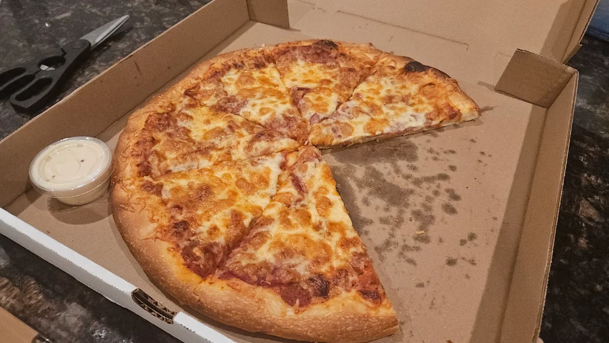 Extra Cheese, Mama Rosa Pizzeria