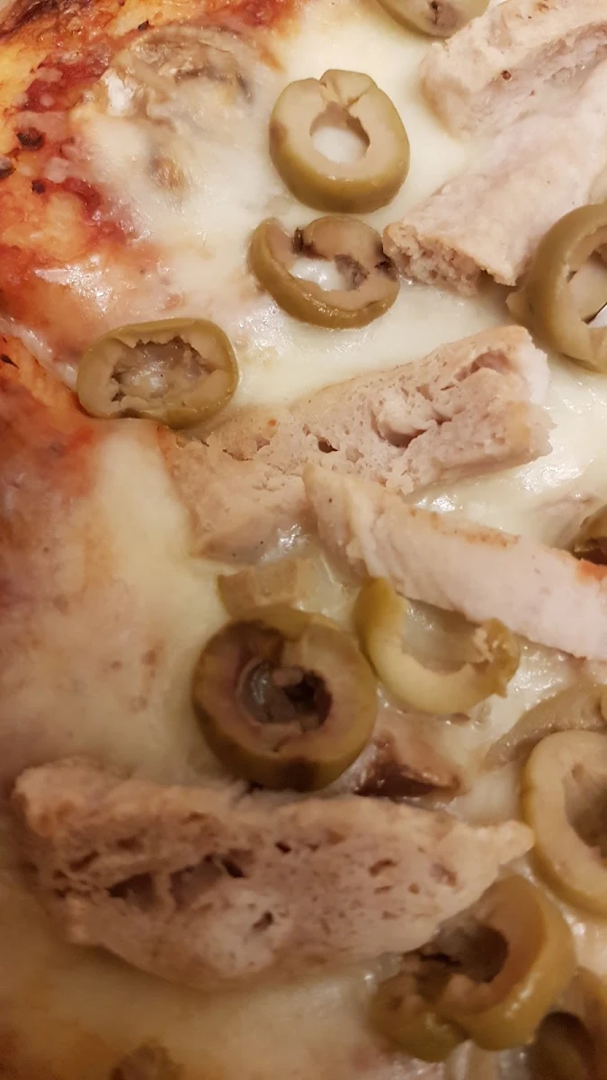 Spongy Chicken, Mama Rosa Pizzeria