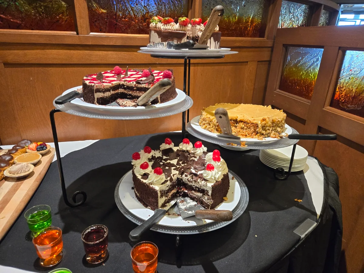 Gâteau Choco- Framboise Forêt Noir Gâteau Reine Élisabeth
