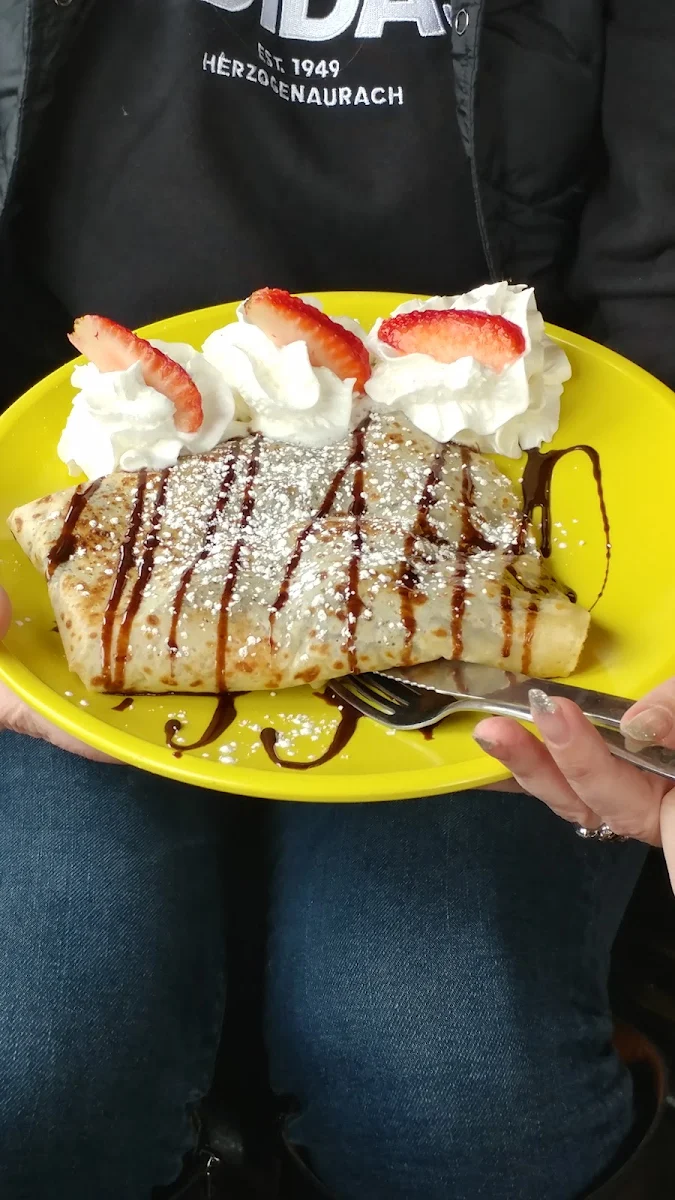 Hot Apple Pie Crepe