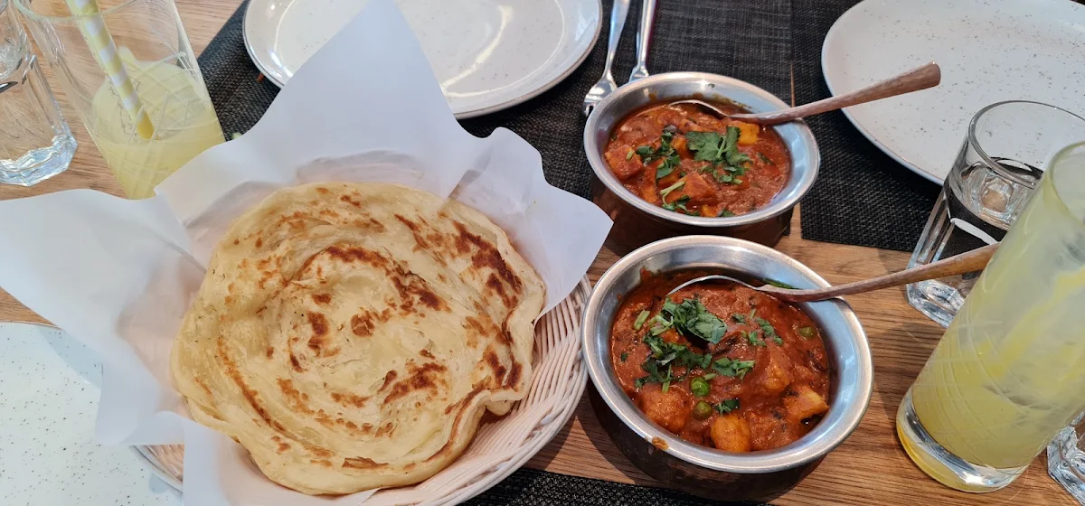 Porathas, Thali