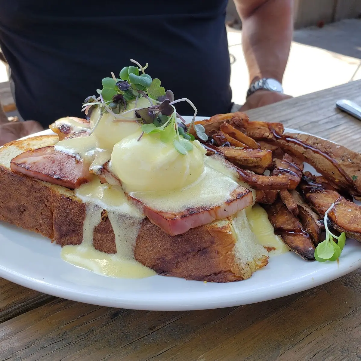 Eggs Benedict with Sweet Potatoes Fries