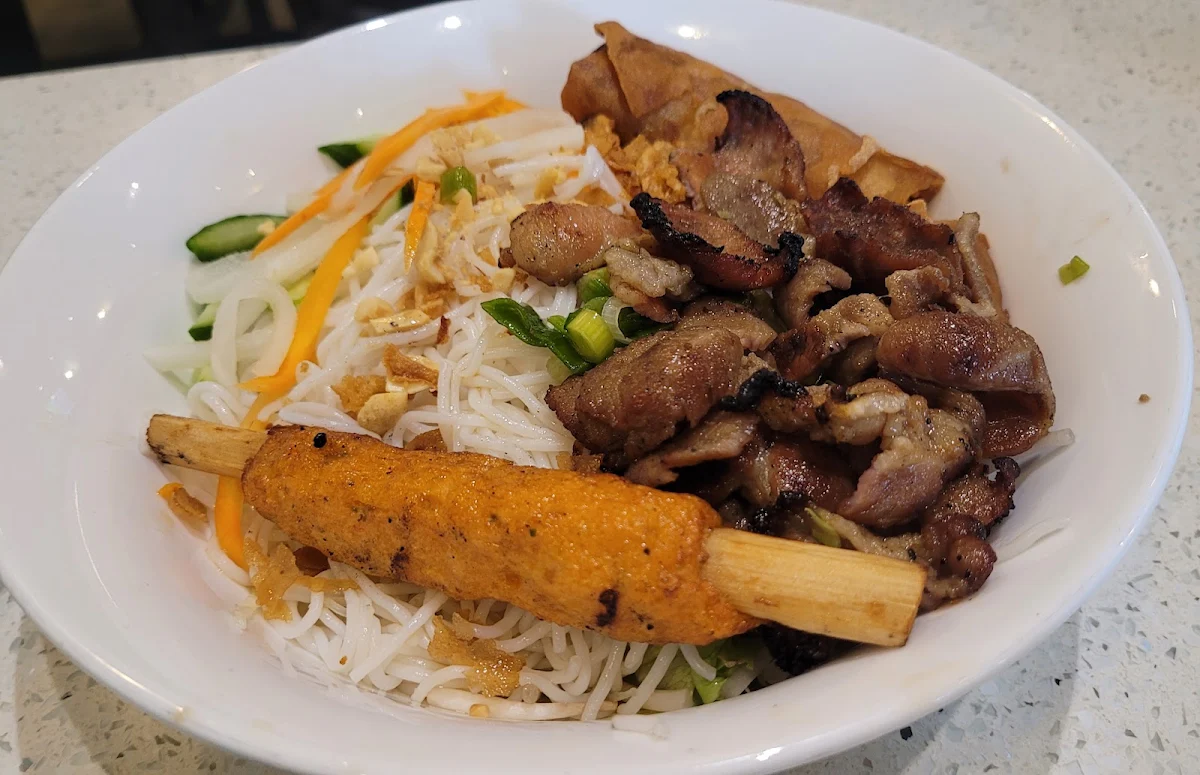 Grilled Pork Spring Rolls and Rice Vermicelli Bún Thịt Nướng Chả Giò