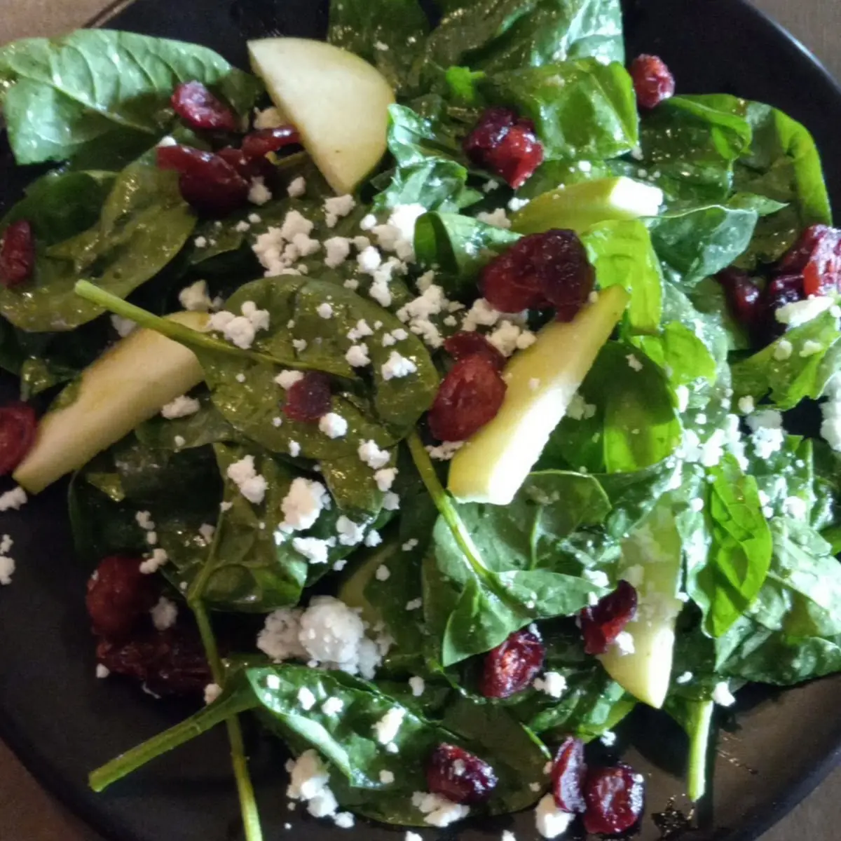 Spinach Salad with Goat Cheese and Apples