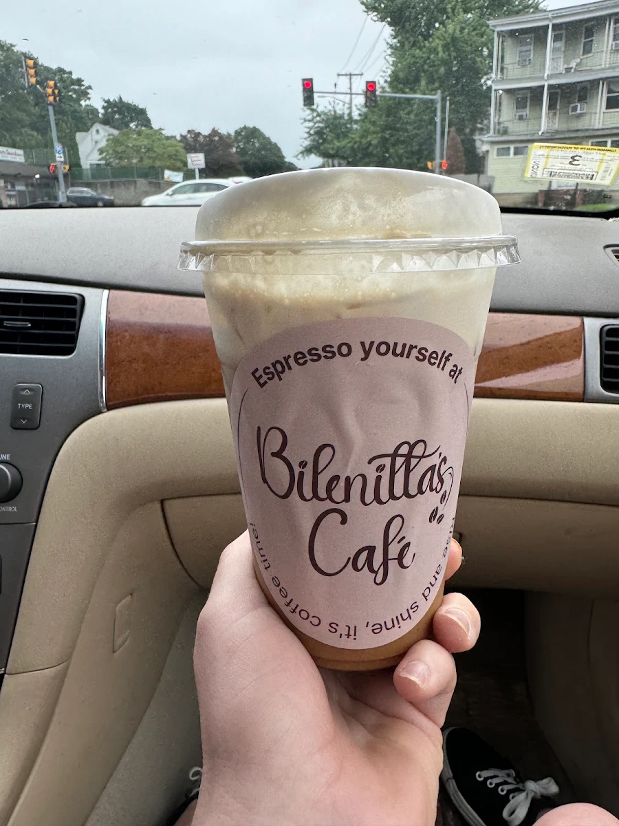 Iced Cinnamon Bun Latte