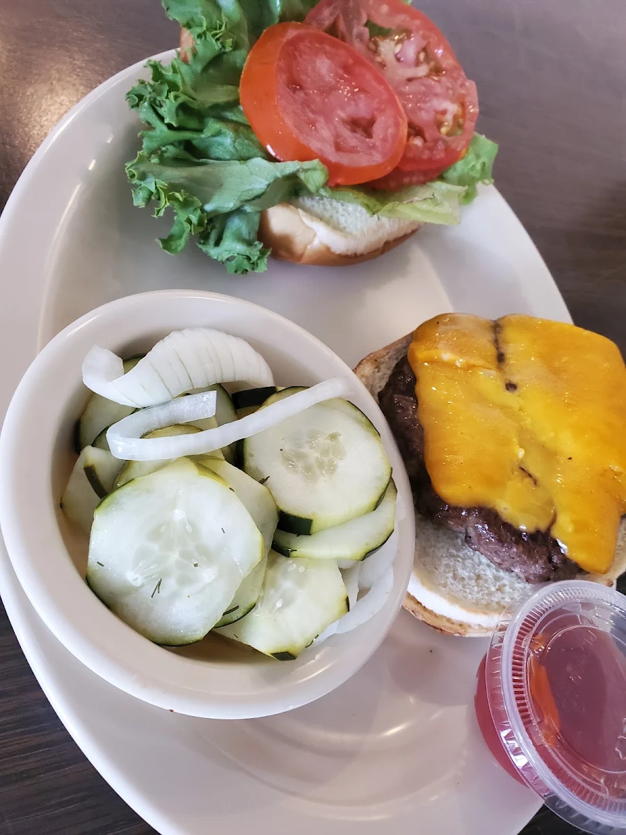 Angus Burger with Cucumber & Onions