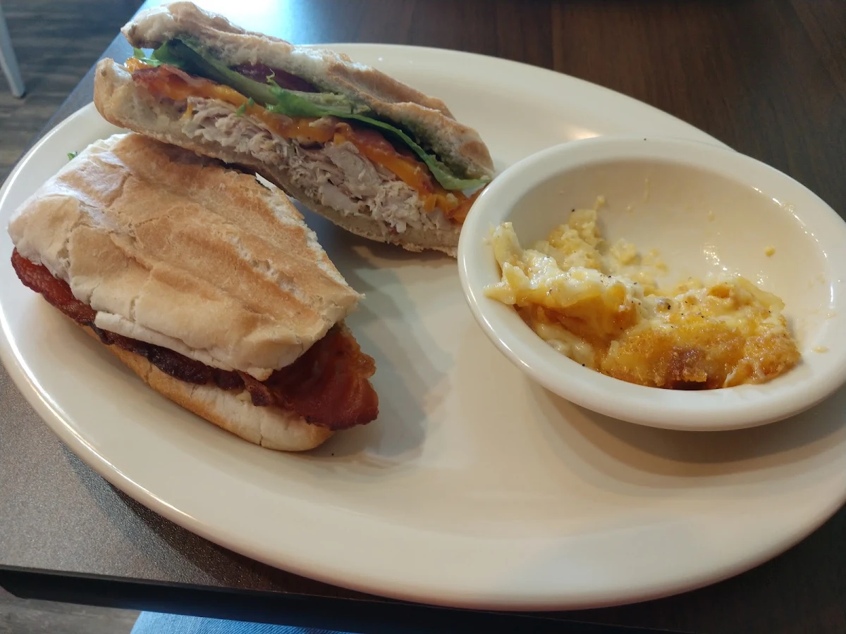 Pulled Chicken Sandwich with Cheesy Potatoes