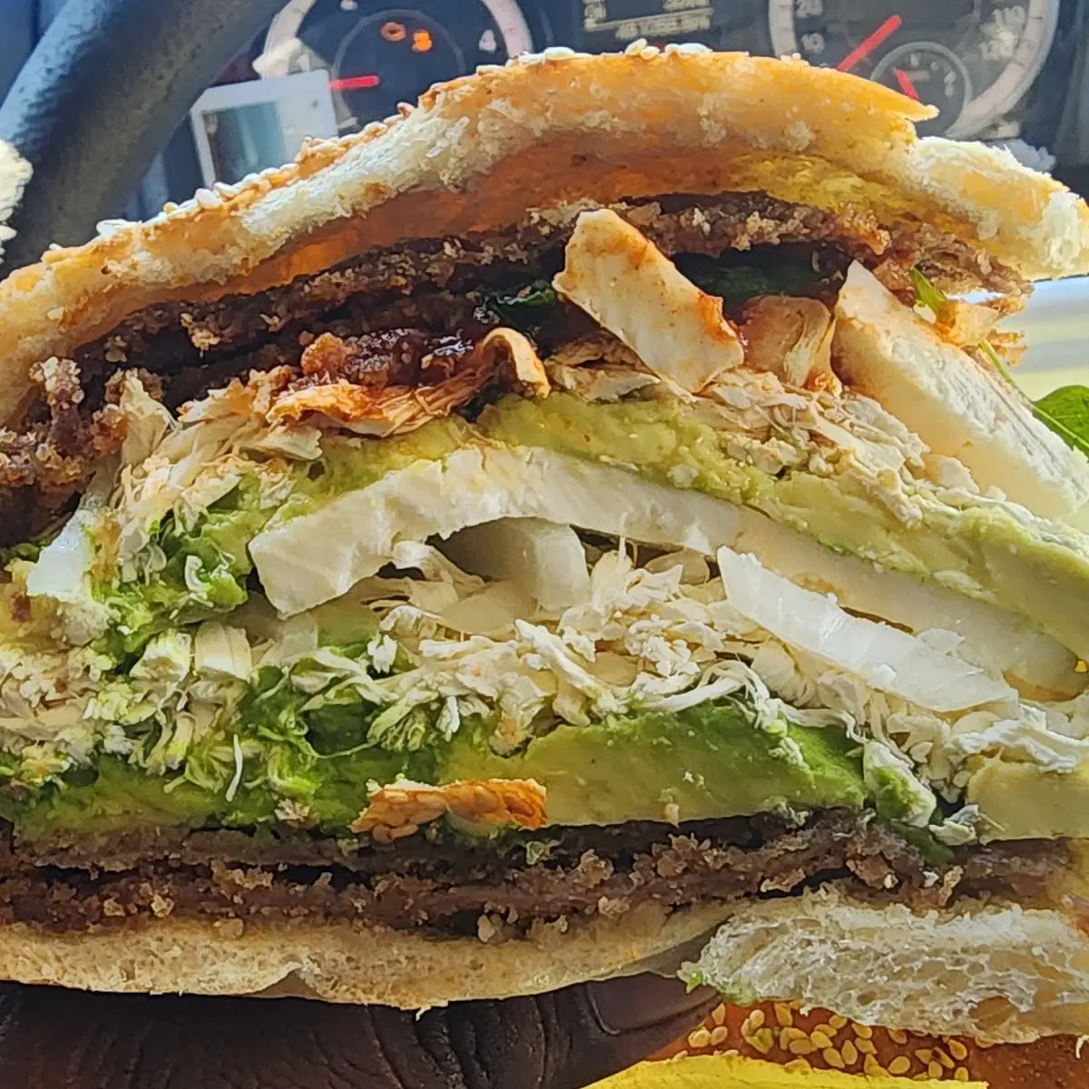 Cemita Poblana Con Doble Milanesa De Re