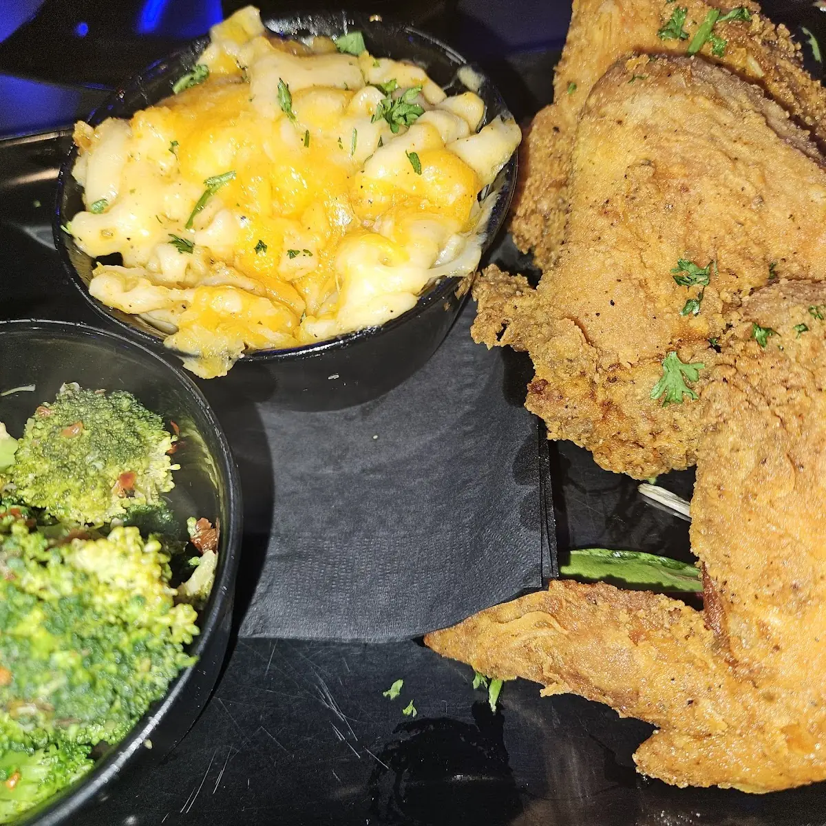Fried Chicken Mac & Cheese and Brocoli