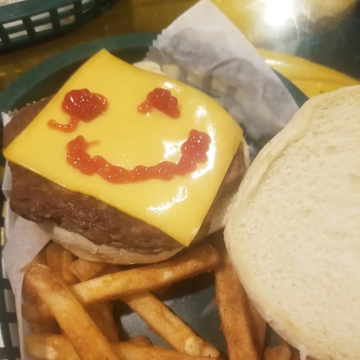 Kids Cheeseburger