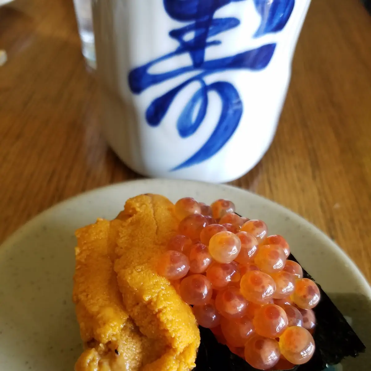 Sashimi, 10pcs Sushi & Crab Roll (10 Pieces)
