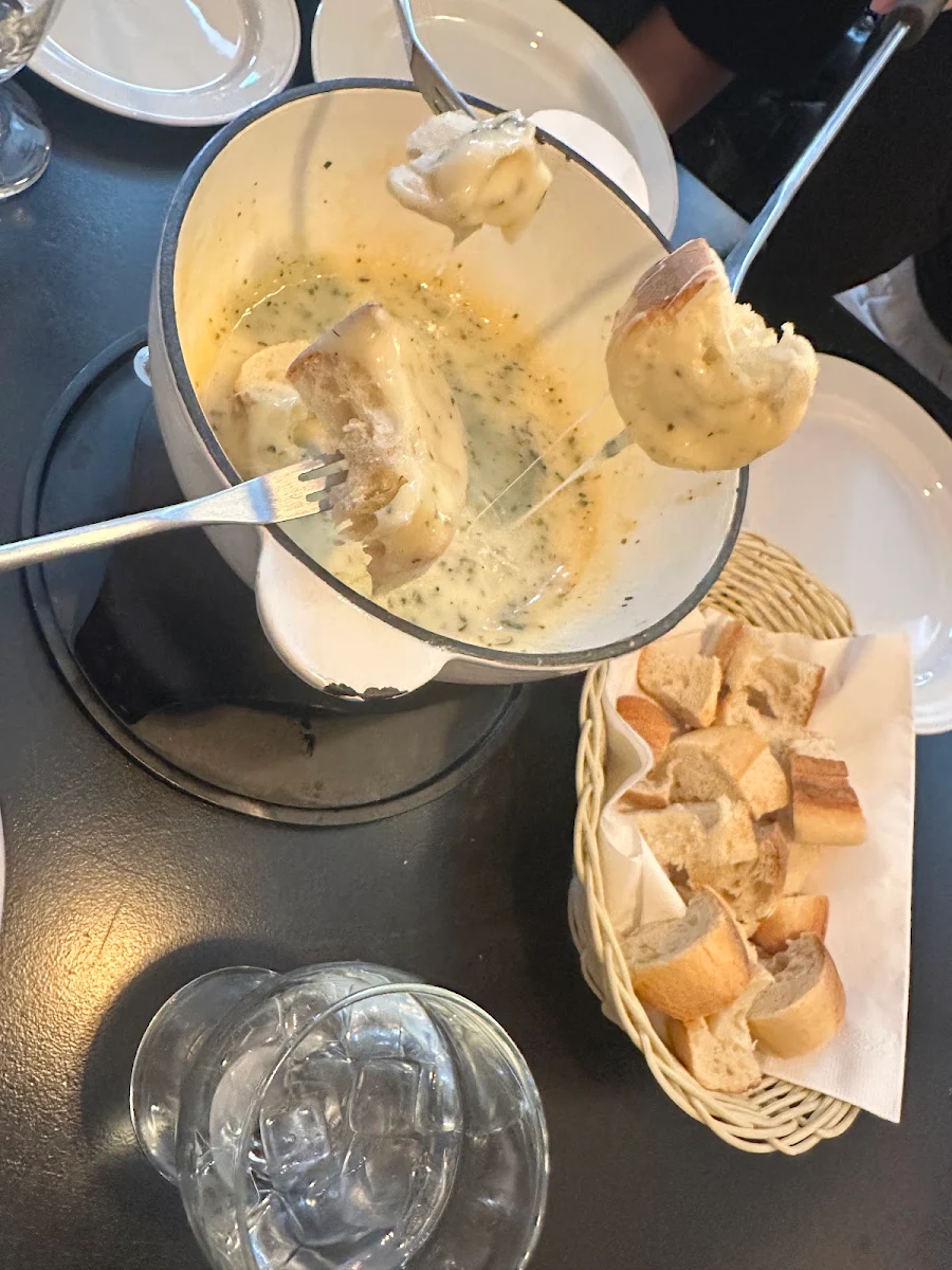 Gruyere & Emmental Cheese Fondue