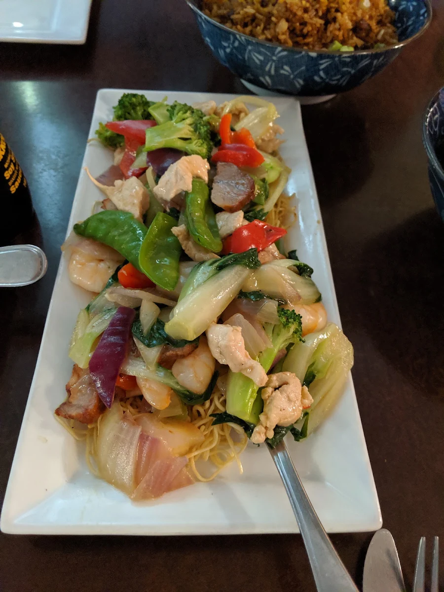 Chicken Chow Mein, Dave's Green Papaya