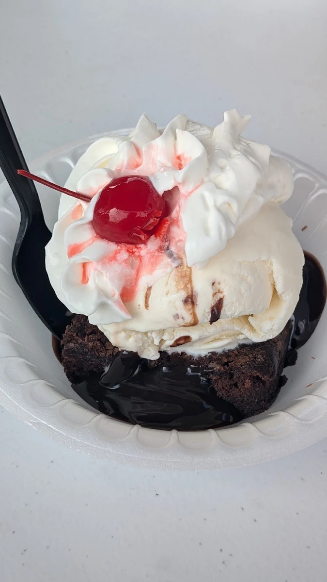 Fudge Brownie Sundae
