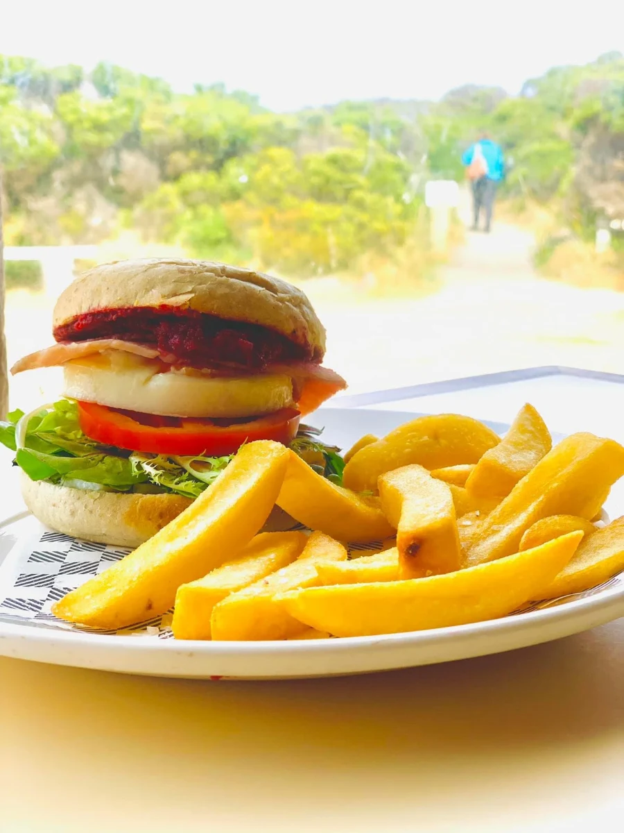Highlights, Isabellas Cafe