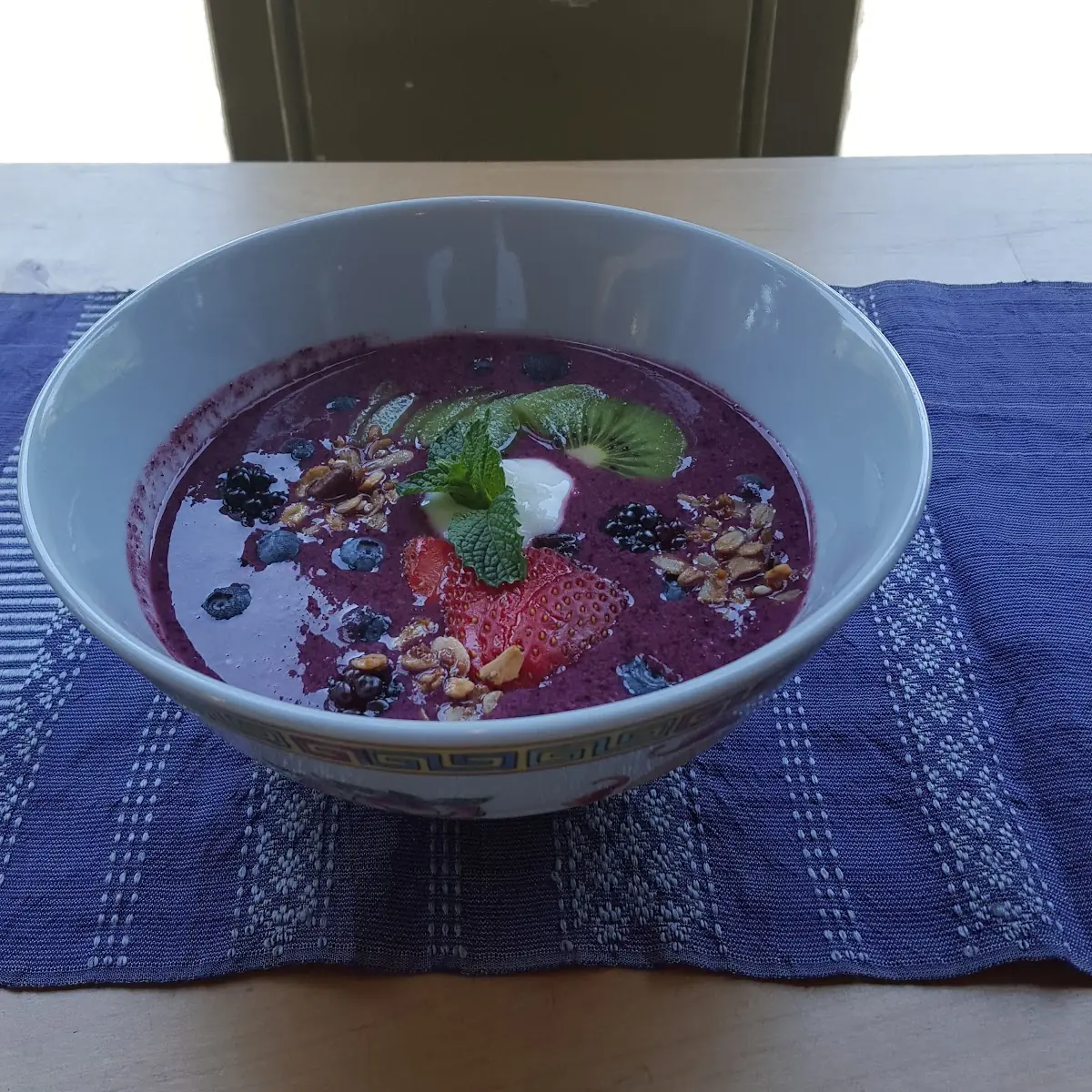 Mixed Berry Smoothie Bowl