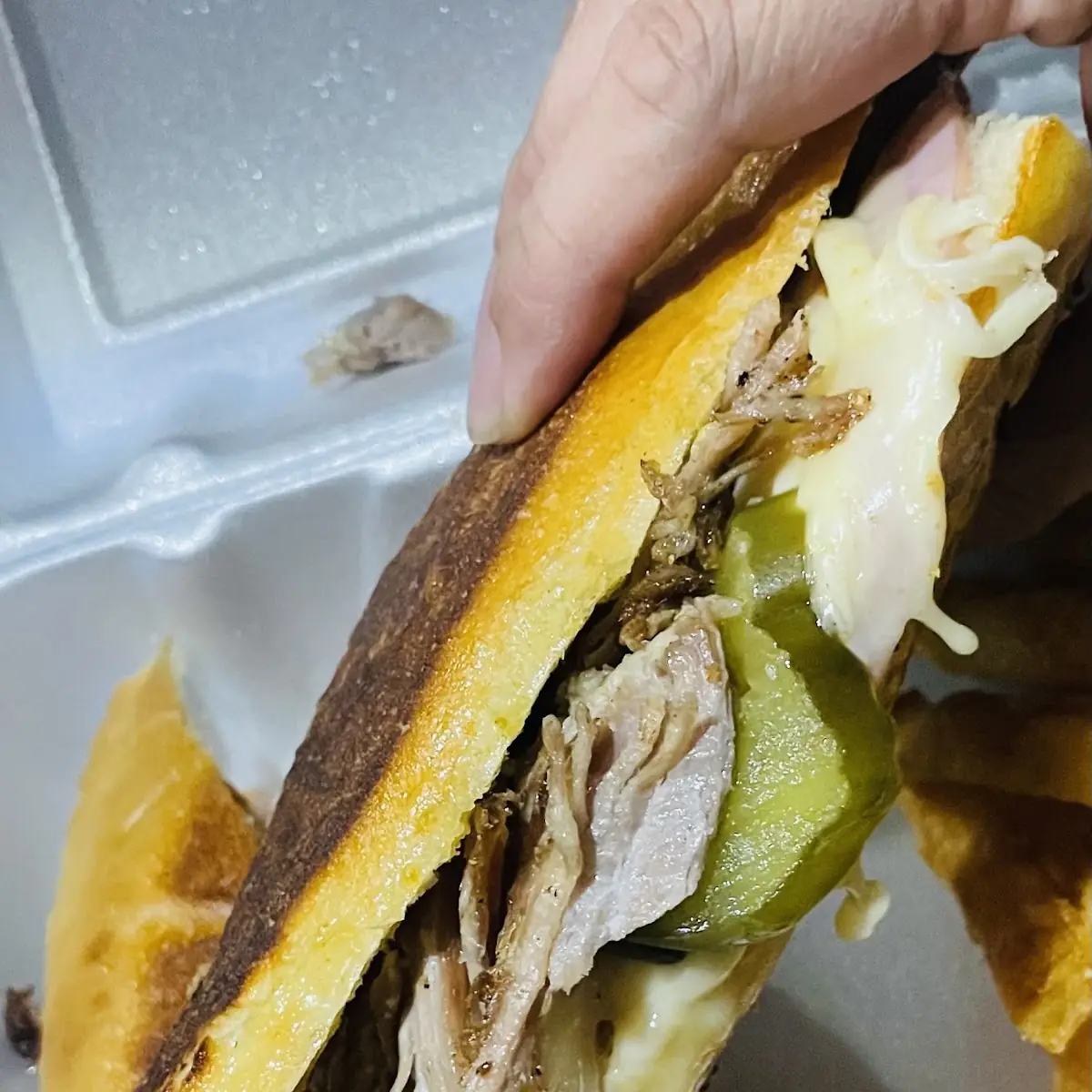 Pan Con Lechon
