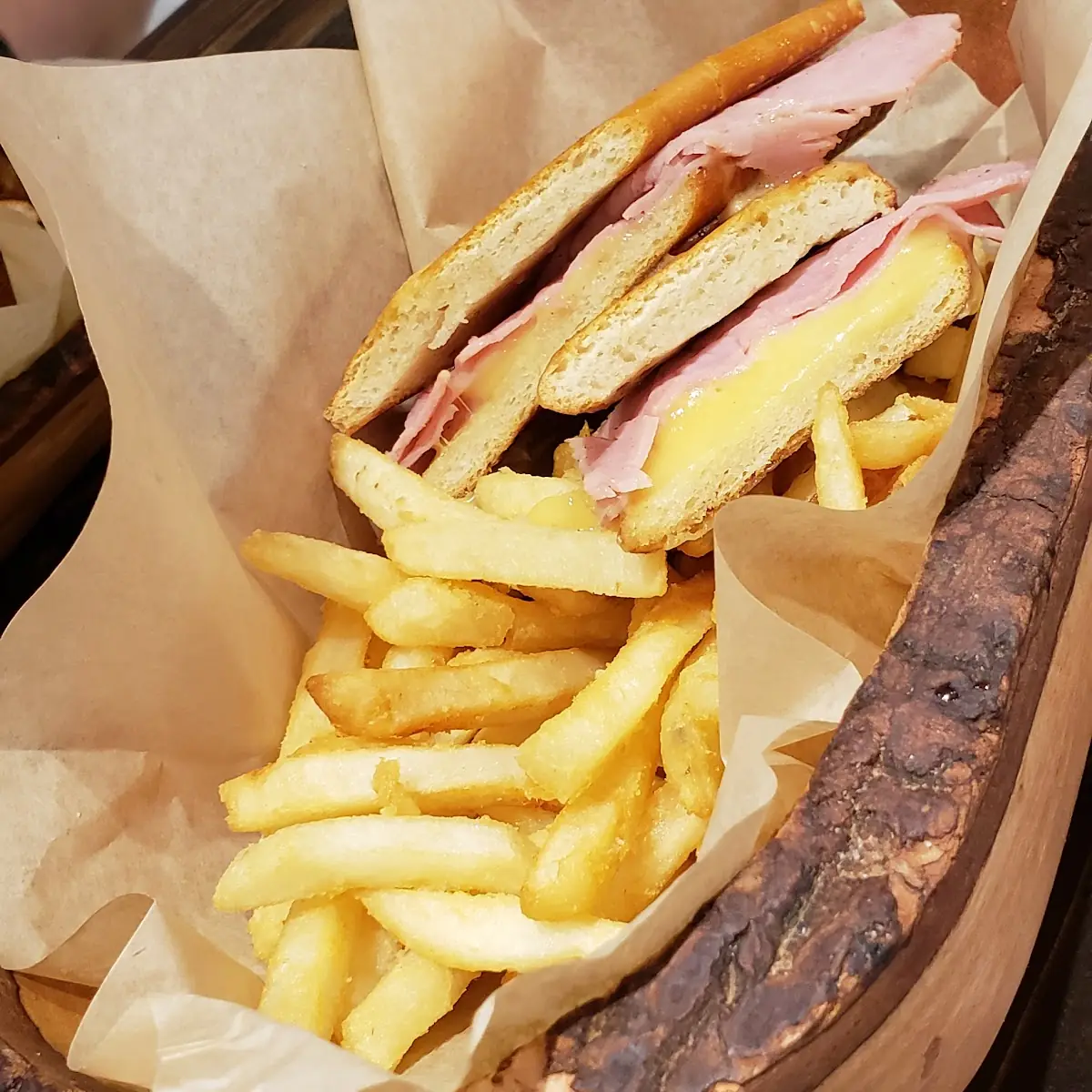 Croissant Jamón Y Queso Amarillo