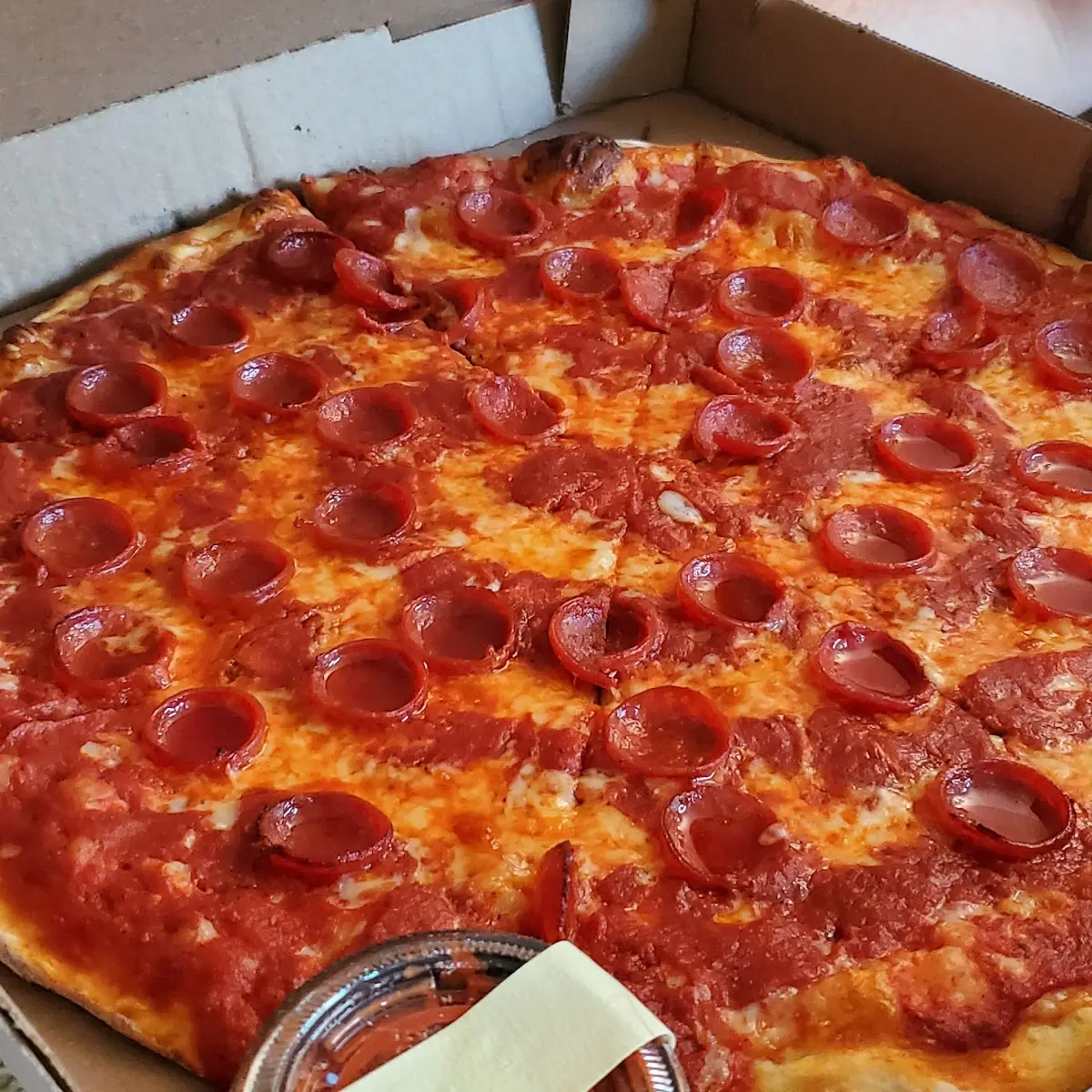 Large Pepperoni Pizza