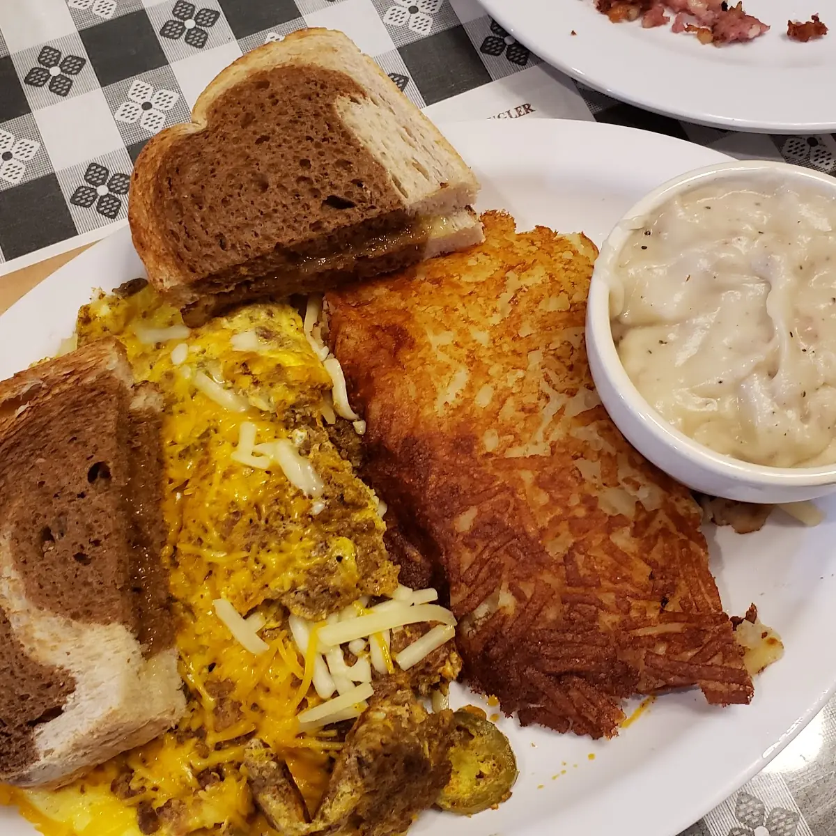 Omelette Hash Browns and Gravy