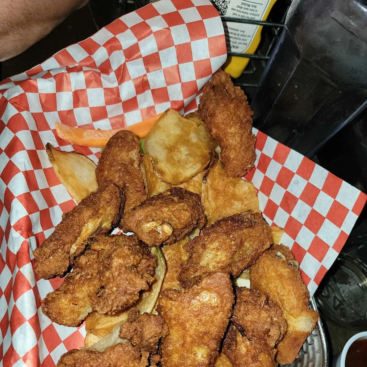 Boneless Wings and Fries