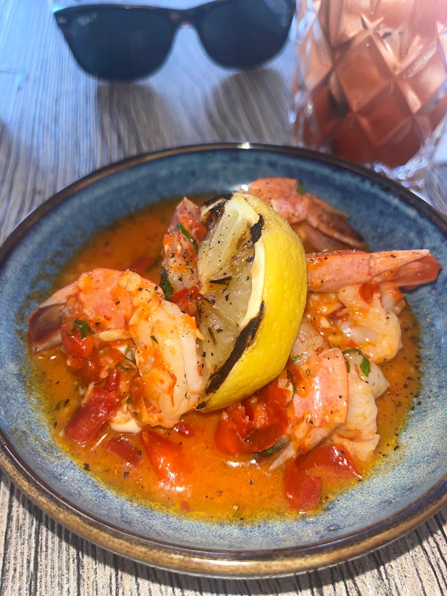 Calabrian Chili Prawns, Socialē