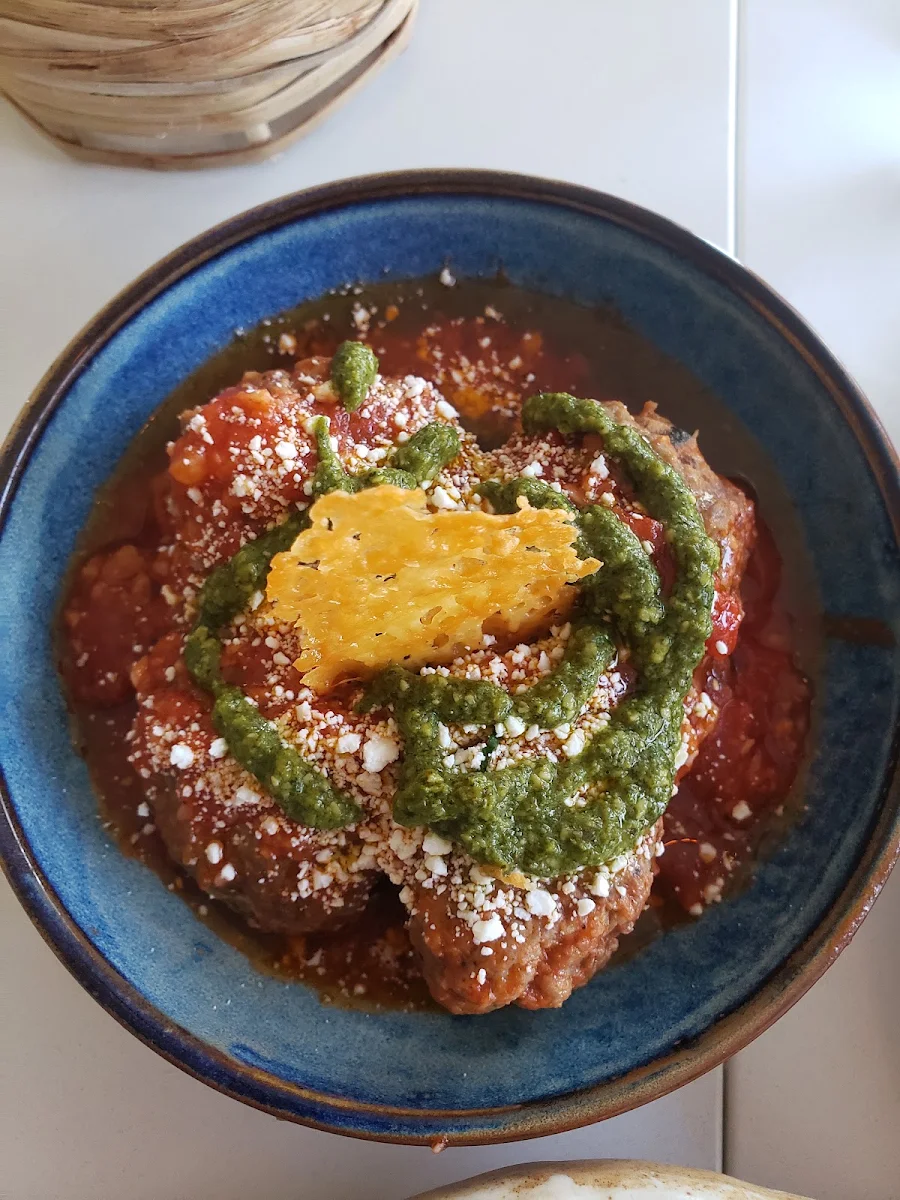 Meatballs Di Bufala, Socialē