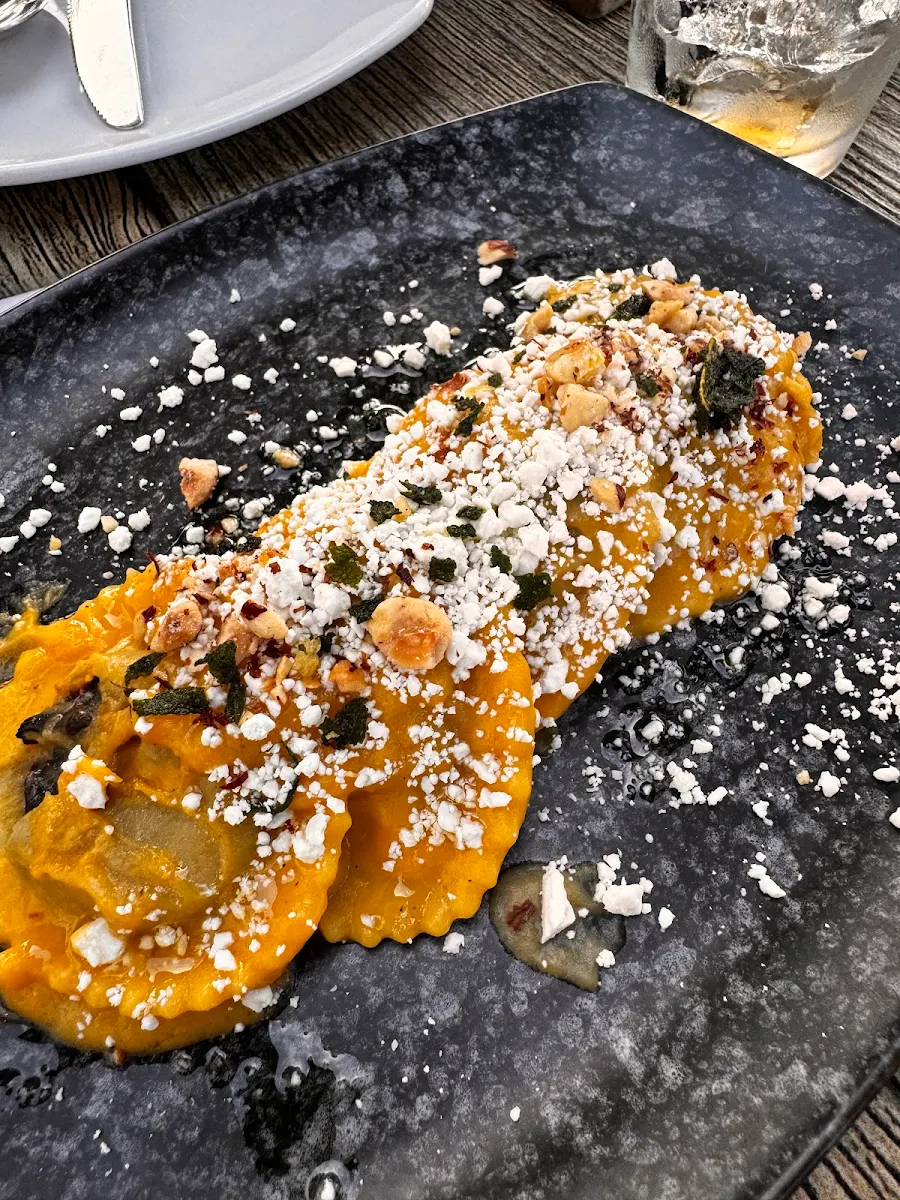 Mushroom Ravioli, Socialē