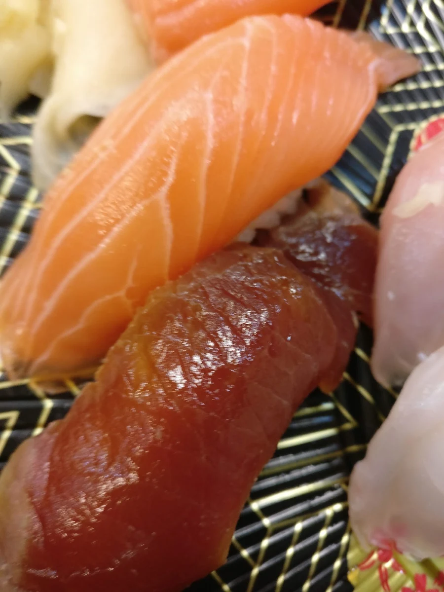 Tuna and Salmon, Taro's Fish