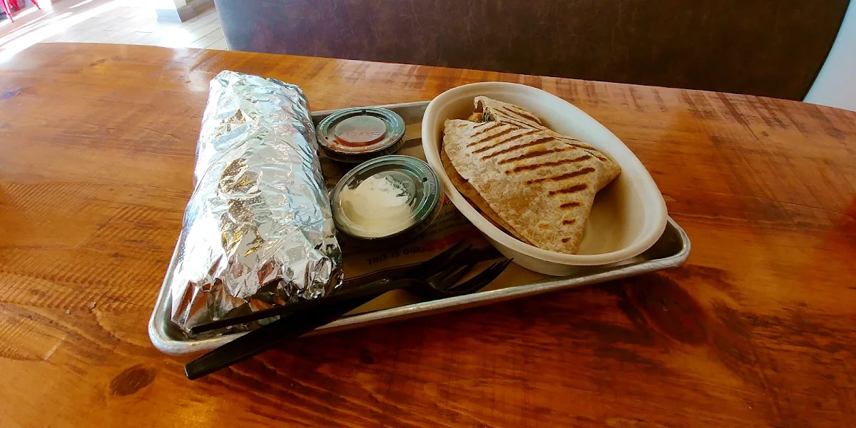 Burrito & Quesadilla, Mucho Burrito Fresh Mexican Grill