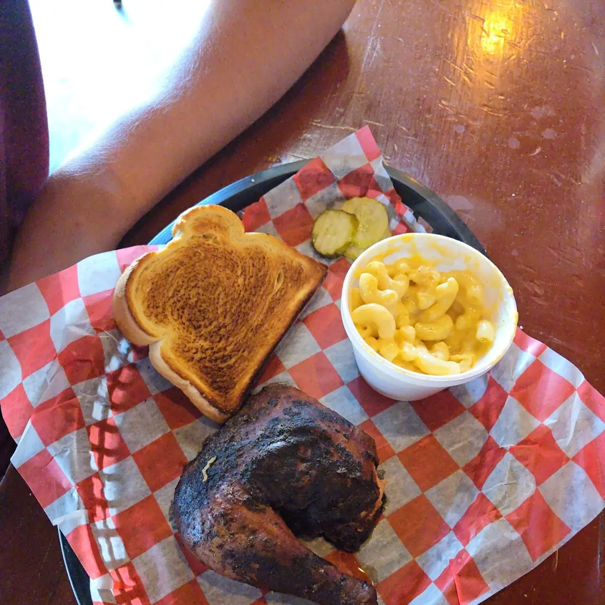 Ribs with Mac & Cheese